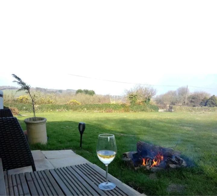 Hotel Treguth Glamping Unique Experience - Themed Huts à Saint Day Extérieur photo