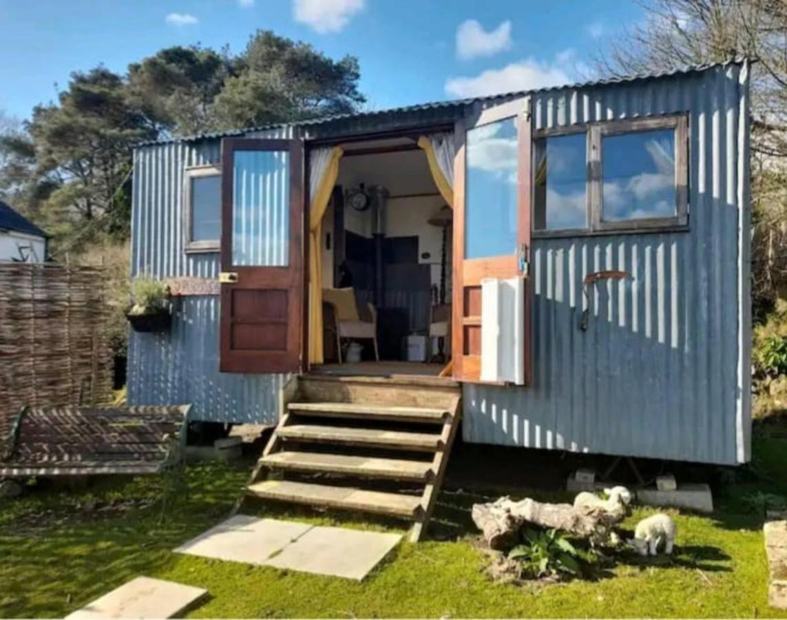 Hotel Treguth Glamping Unique Experience - Themed Huts à Saint Day Extérieur photo