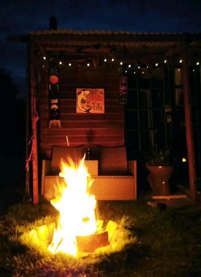 Hotel Treguth Glamping Unique Experience - Themed Huts à Saint Day Extérieur photo