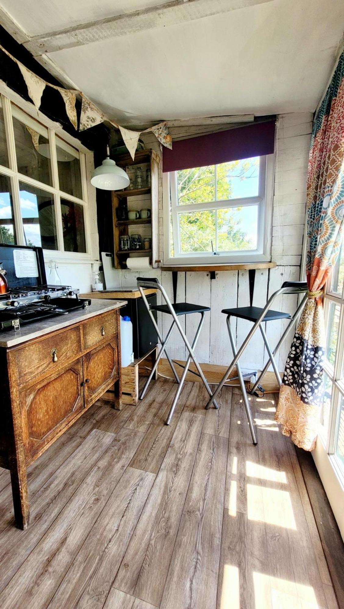 Hotel Treguth Glamping Unique Experience - Themed Huts à Saint Day Extérieur photo