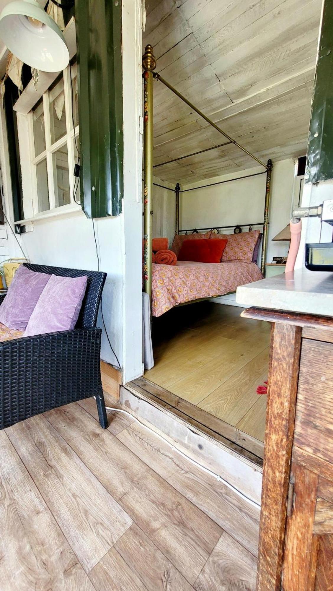 Hotel Treguth Glamping Unique Experience - Themed Huts à Saint Day Extérieur photo