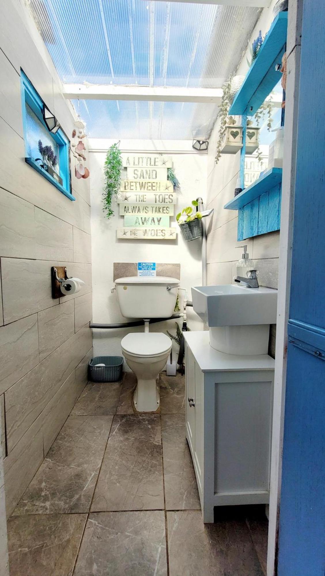 Hotel Treguth Glamping Unique Experience - Themed Huts à Saint Day Extérieur photo