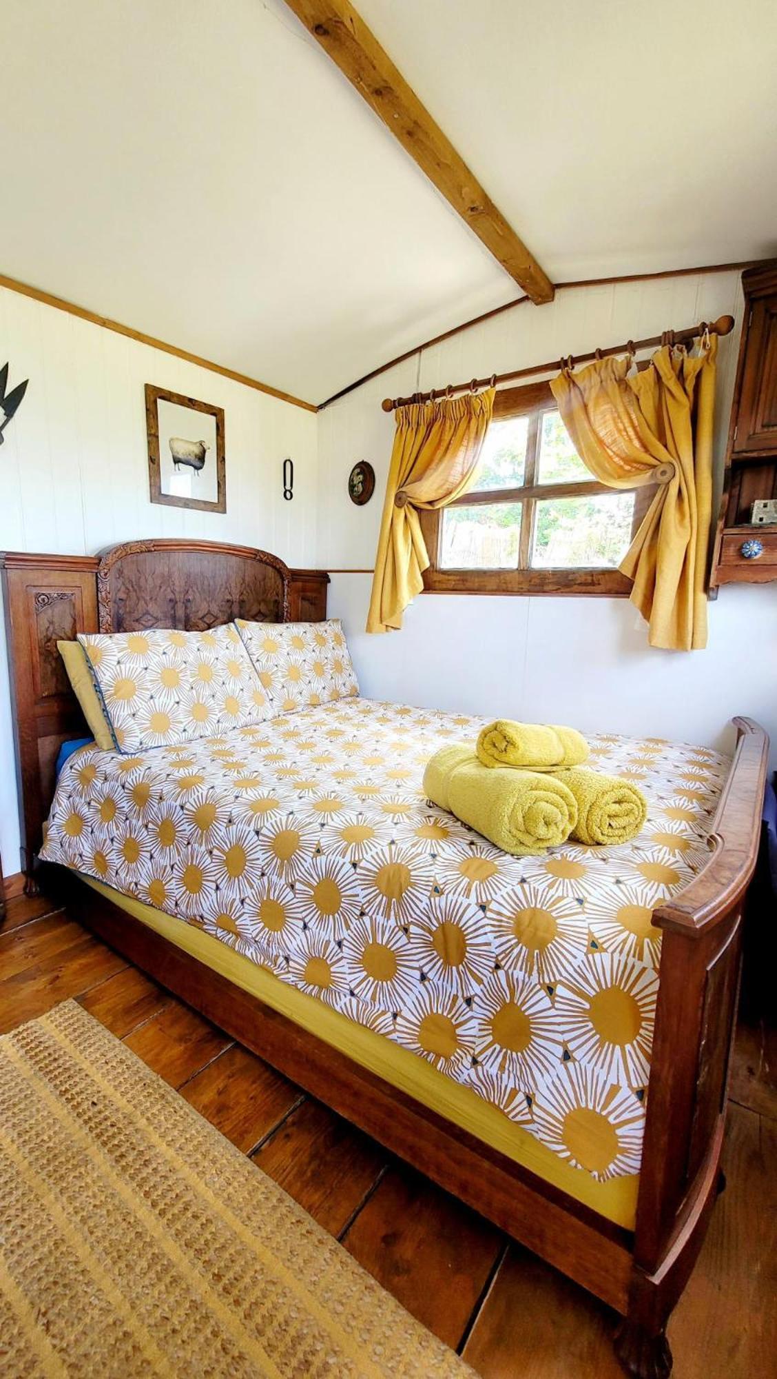 Hotel Treguth Glamping Unique Experience - Themed Huts à Saint Day Extérieur photo